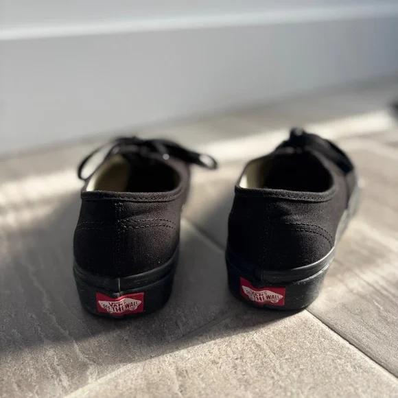Vans Authentic Shoe - Picture 1 of 4